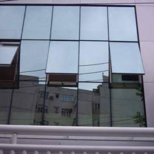 Fachada pele de vidro