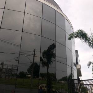 Fachada pele de vidro