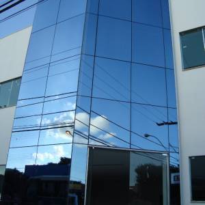 Fachada pele de vidro